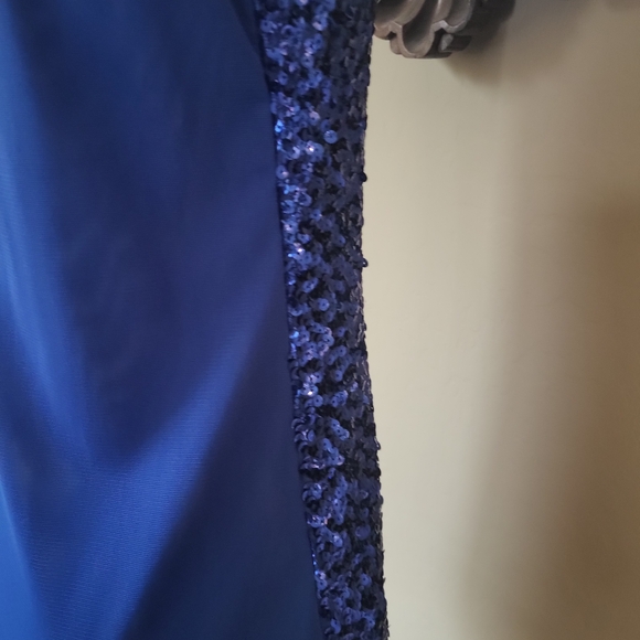 Elegant Midnight Blue Sequin Top - Picture 4 of 8